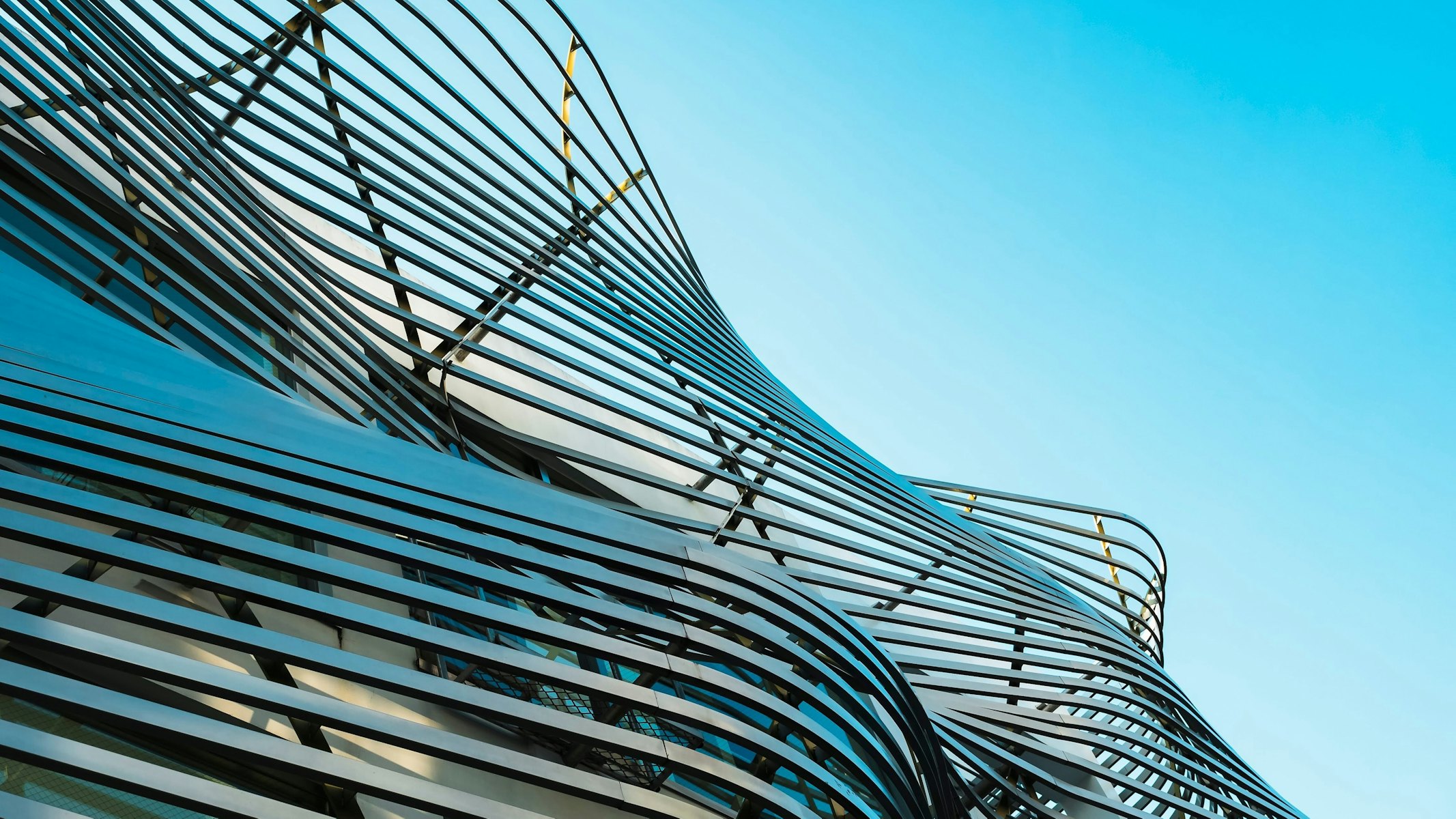 Modern gebouw uit staal