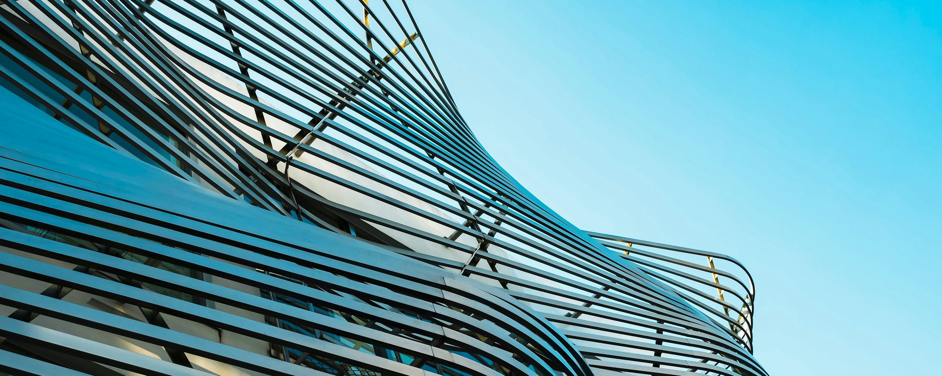 Modern gebouw uit staal