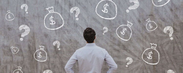 Placeholder for Man die nadenkt over financiering