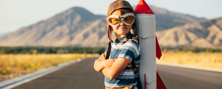 Placeholder for Jongen met raket op zijn rug