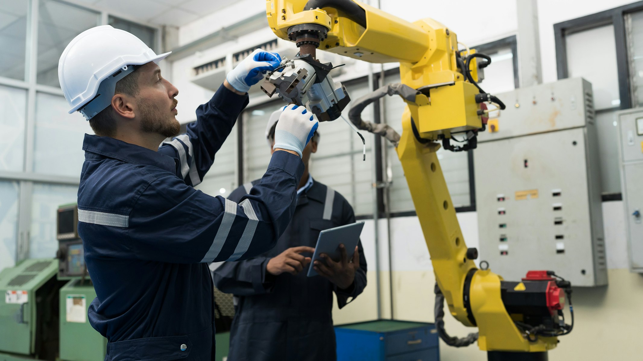 Robotarm wordt geïnstalleerd
