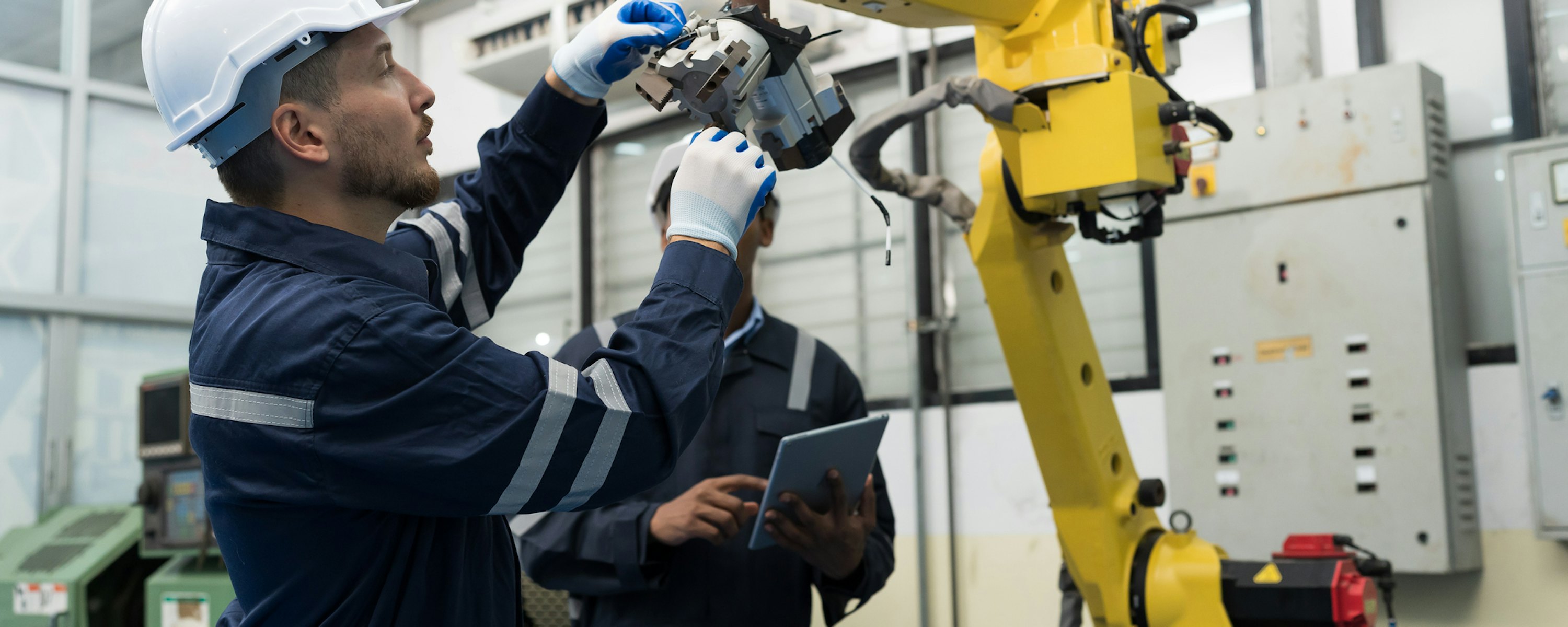 Robotarm wordt geïnstalleerd