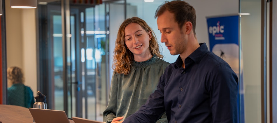 Placeholder for Amber thomas aan balie